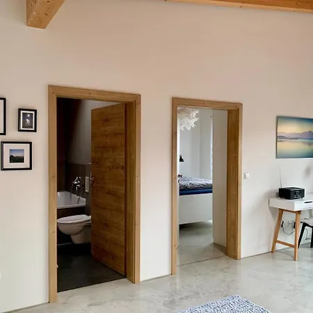 Chiemgau Loft شقة باد اندورف