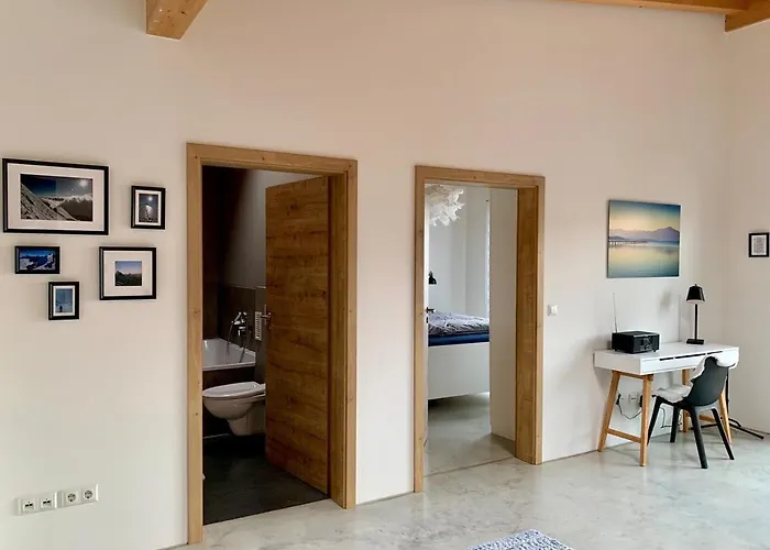 Chiemgau Loft شقة باد اندورف
